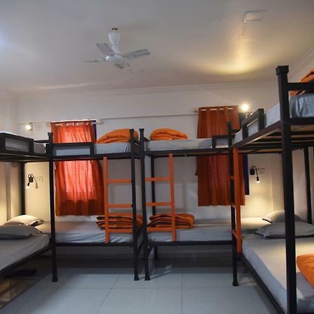 The Social Space Hostel ムンバイ エクステリア 写真