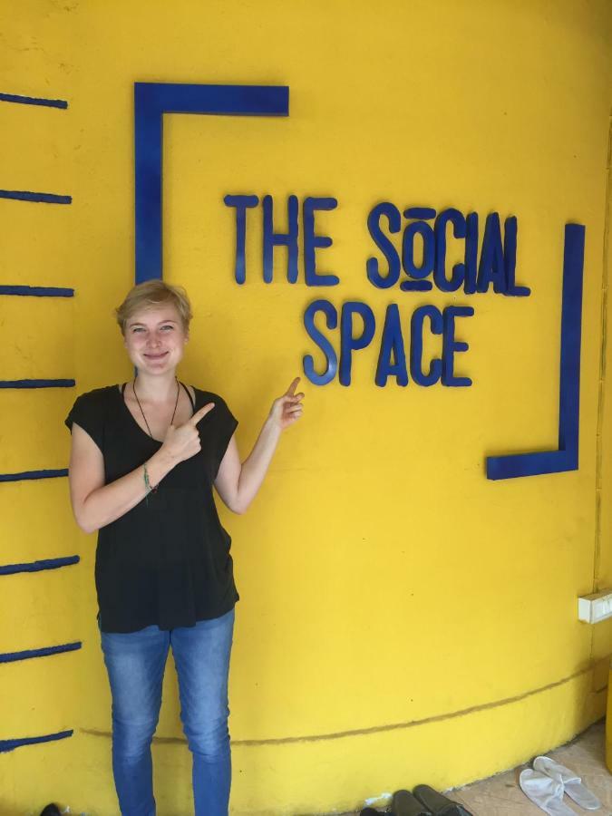 The Social Space Hostel ムンバイ エクステリア 写真