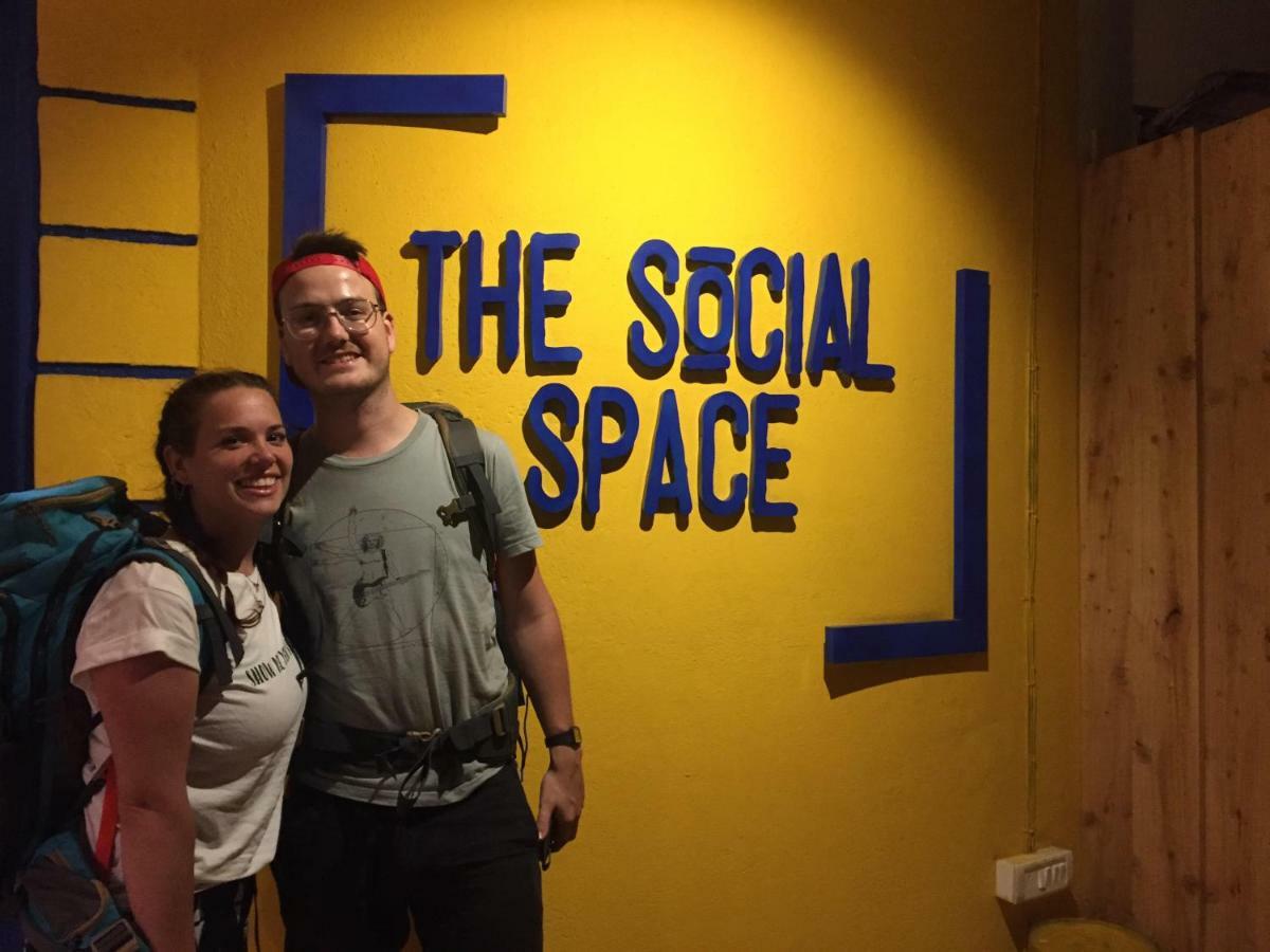 The Social Space Hostel ムンバイ エクステリア 写真