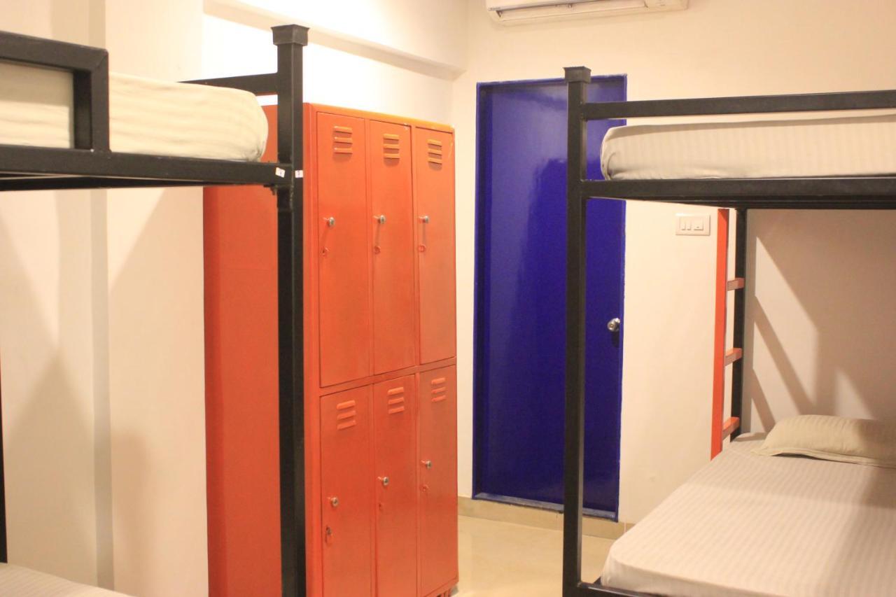 The Social Space Hostel ムンバイ エクステリア 写真